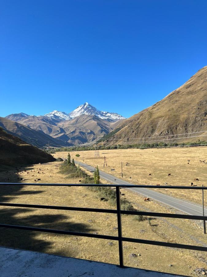 Gzaze Lägenhet Kazbegi Exteriör bild