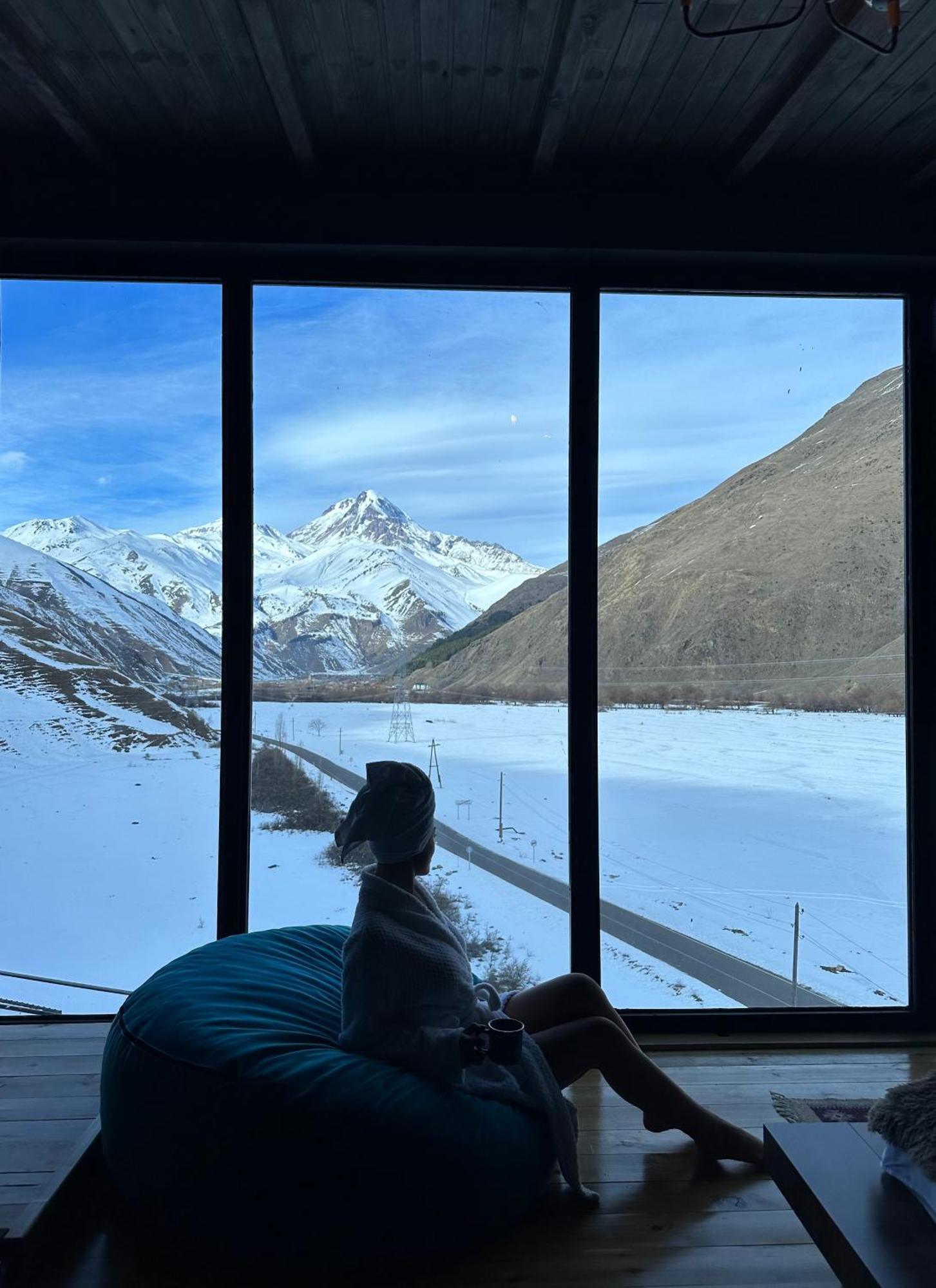 Gzaze Lägenhet Kazbegi Exteriör bild