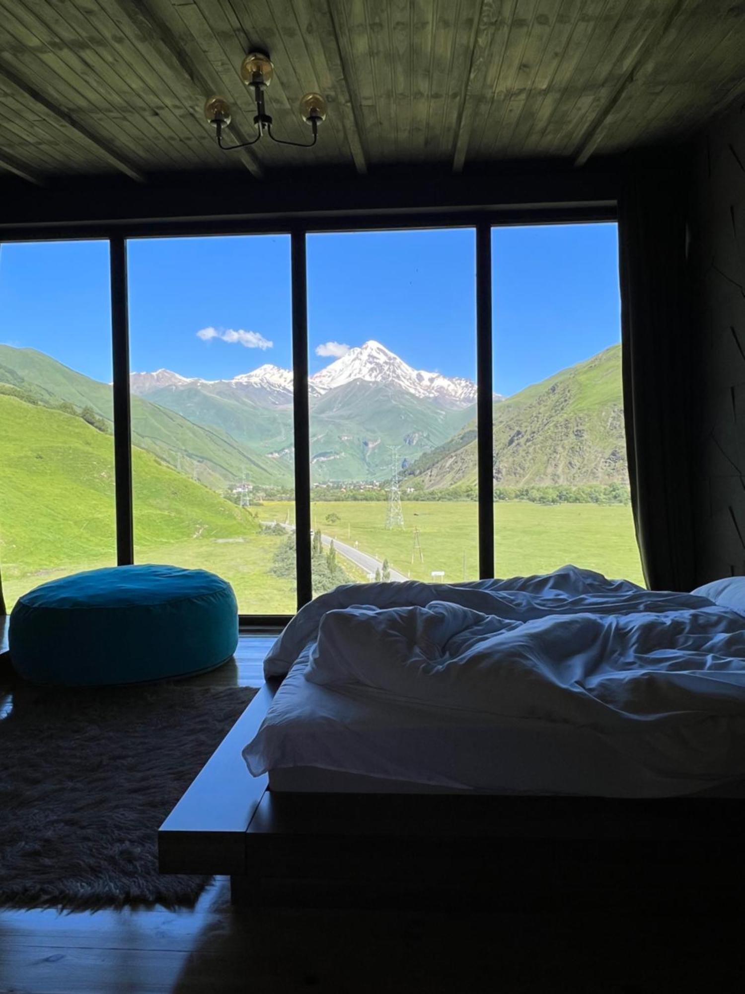 Gzaze Lägenhet Kazbegi Exteriör bild