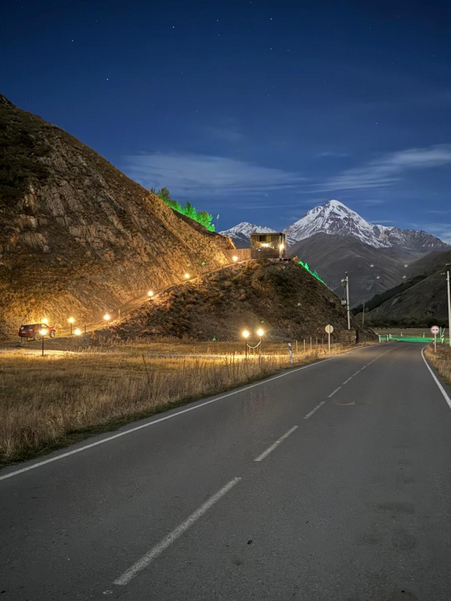 Gzaze Lägenhet Kazbegi Exteriör bild
