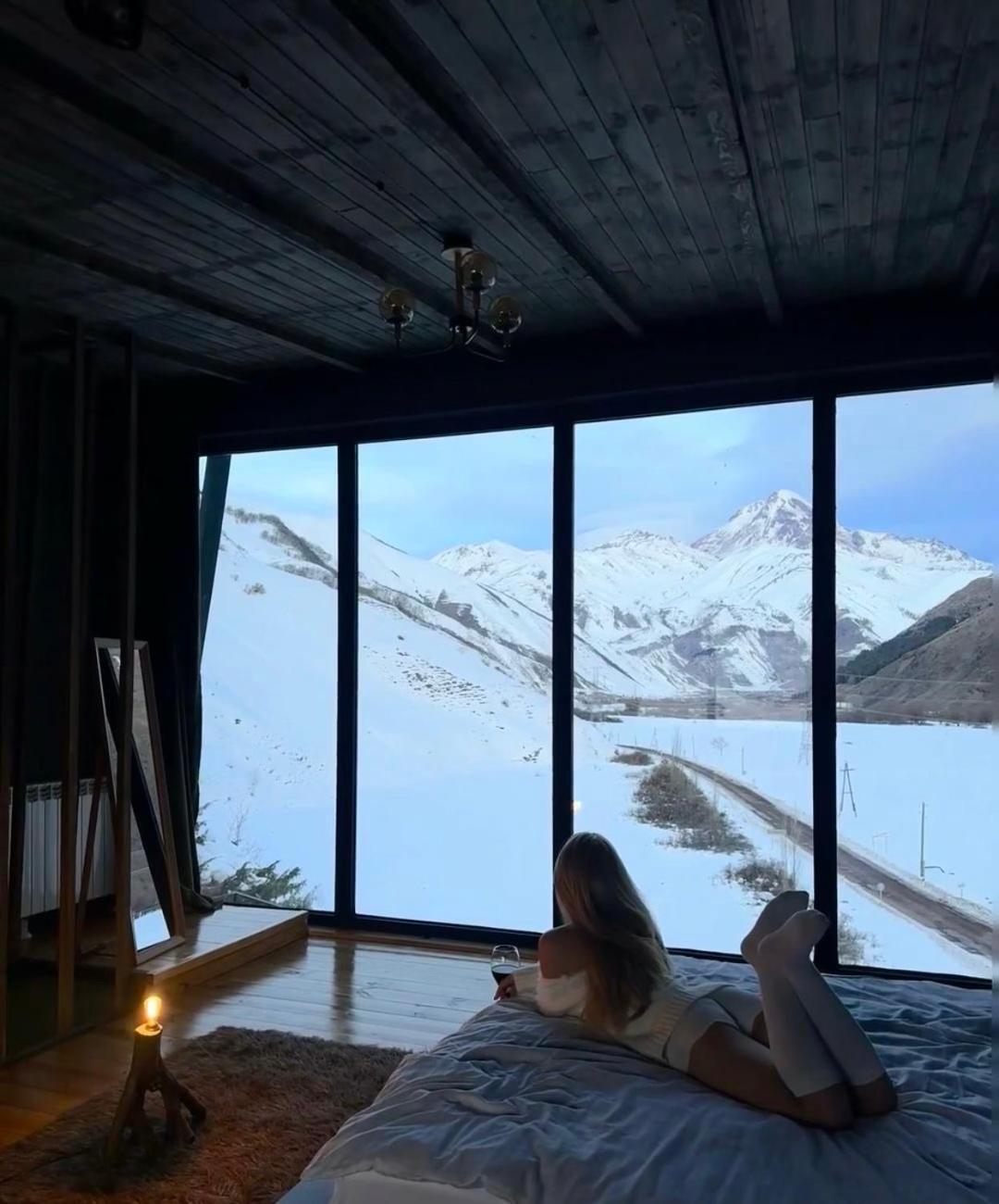 Gzaze Lägenhet Kazbegi Exteriör bild